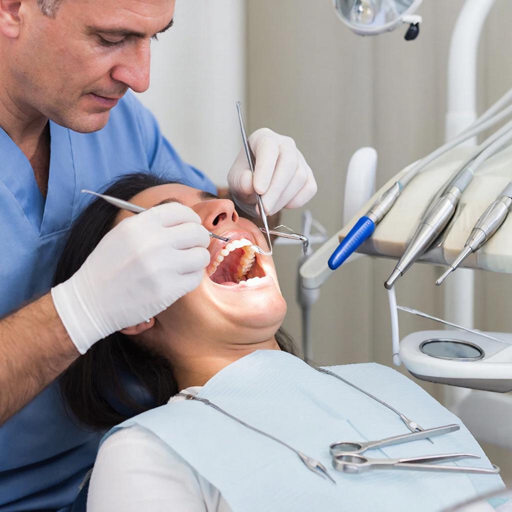 Раскачавшиеся зубы? Нет, спасибо! Как шинирование возвращает улыбке крепость и уверенность